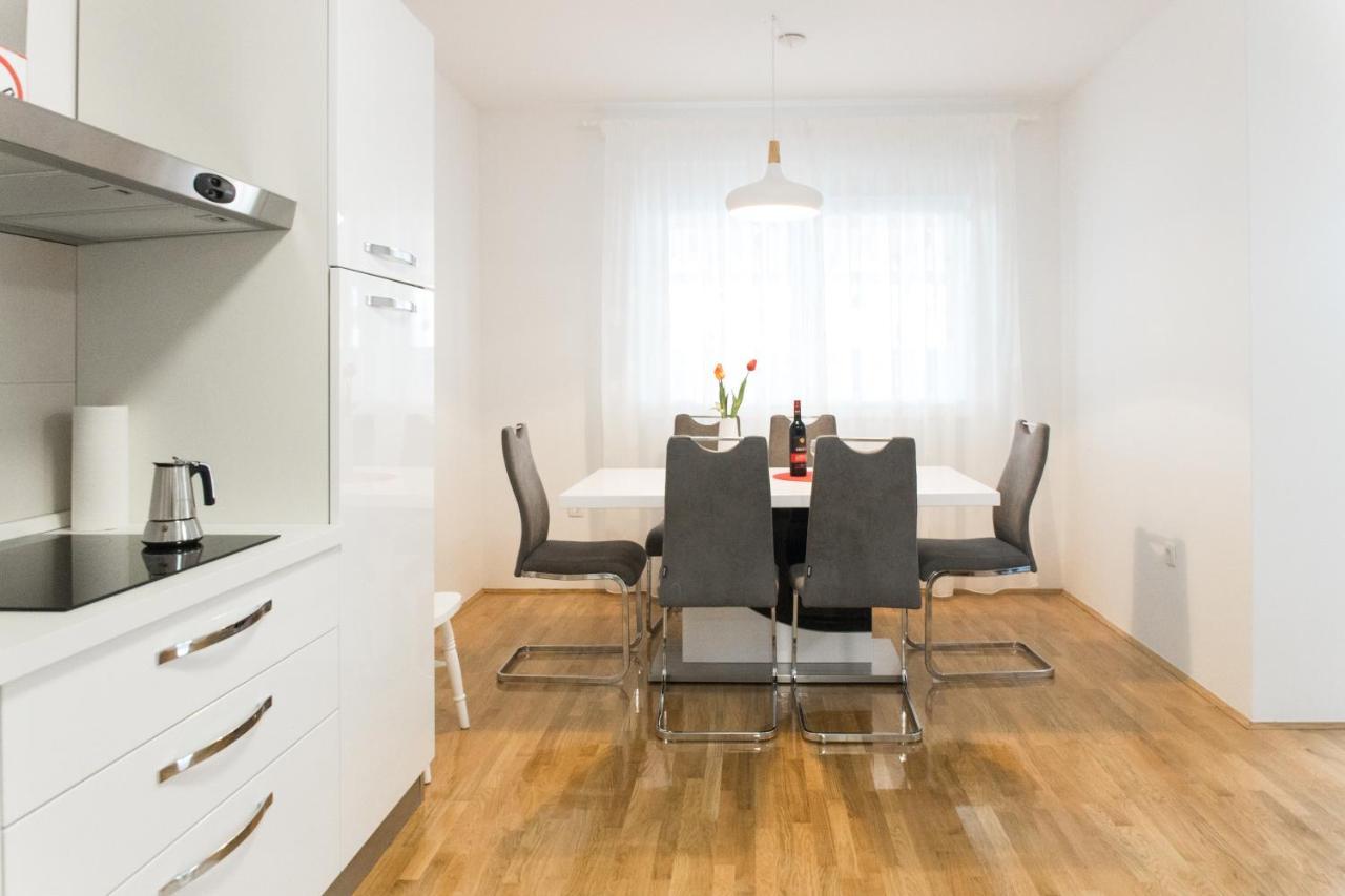 Apartment Zara - Luxury Apartment With Private Pool ภายนอก รูปภาพ