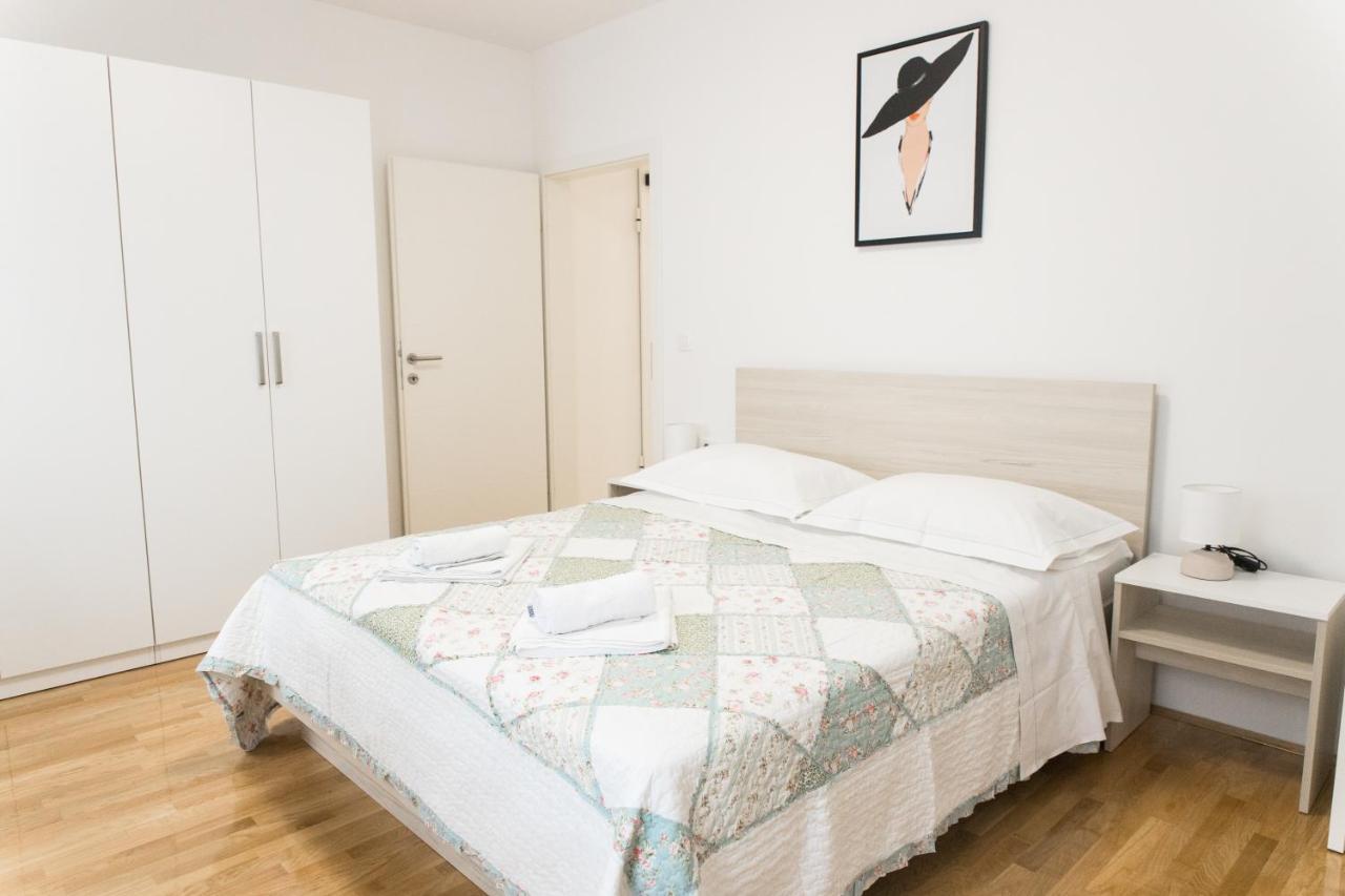 Apartment Zara - Luxury Apartment With Private Pool ภายนอก รูปภาพ
