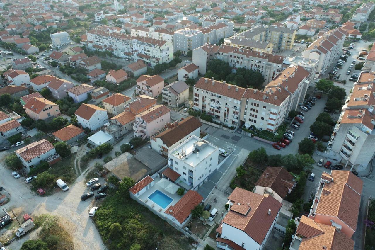 Apartment Zara - Luxury Apartment With Private Pool ภายนอก รูปภาพ