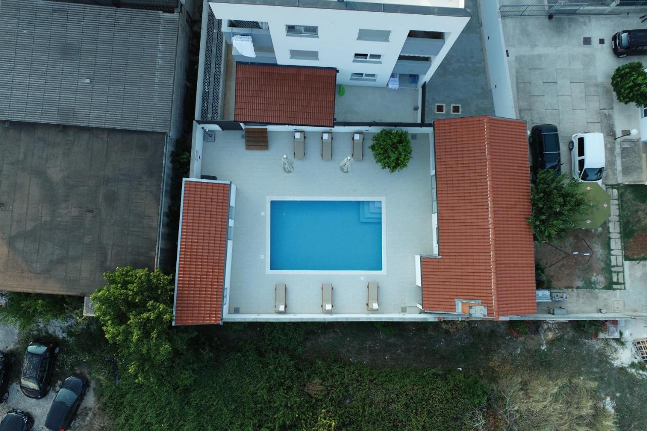 Apartment Zara - Luxury Apartment With Private Pool ภายนอก รูปภาพ