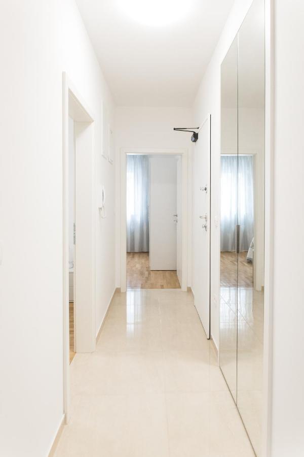 Apartment Zara - Luxury Apartment With Private Pool ภายนอก รูปภาพ